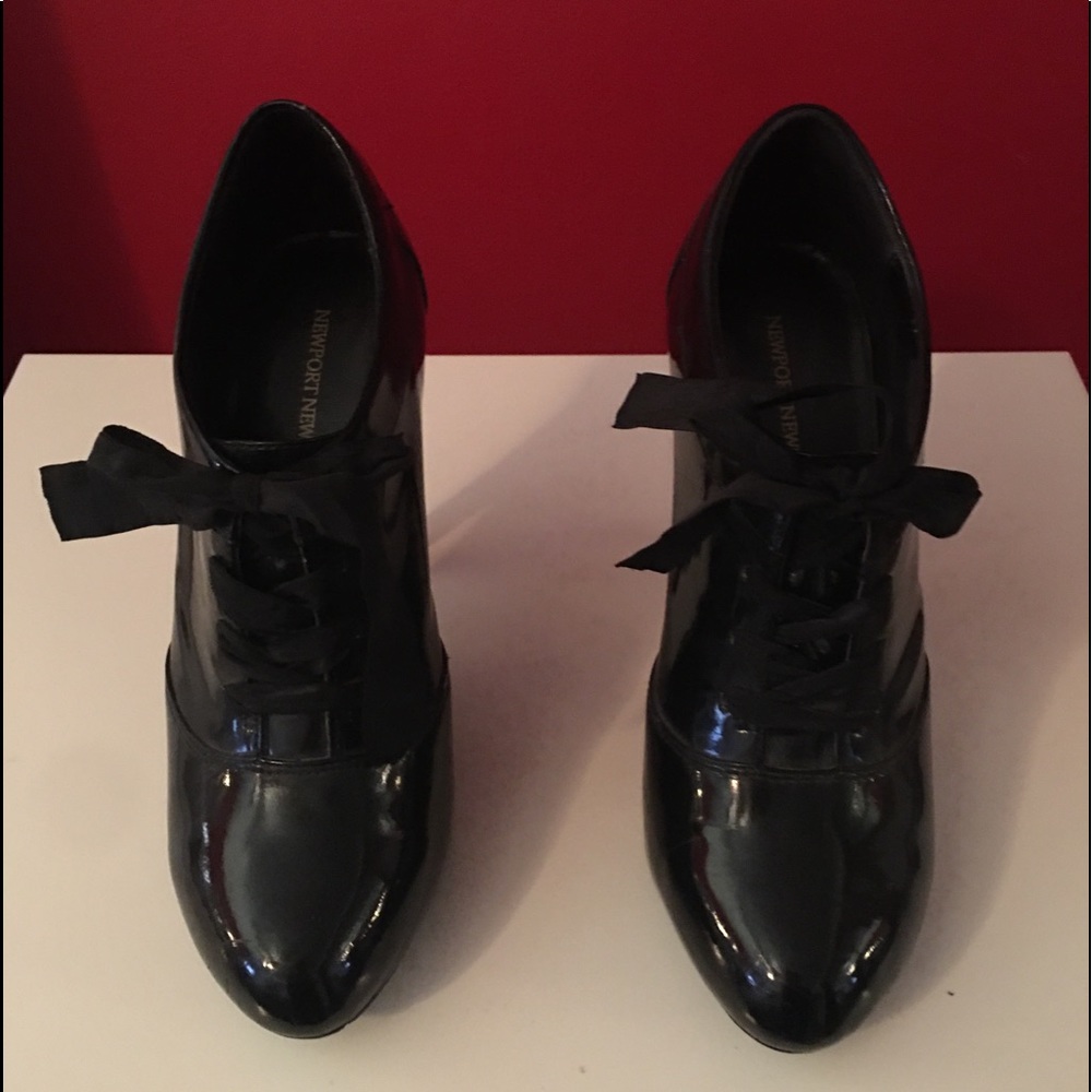 Newport News High heel black shoes